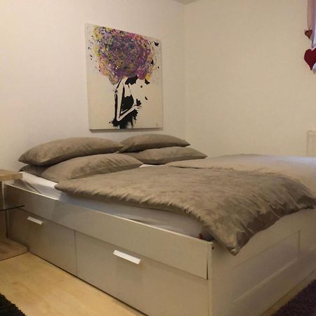 Christine Oparaugo - Privatzimmer Mit Bad ลอยท์เคียร์ช อิม อัลล์กอย ภายนอก รูปภาพ